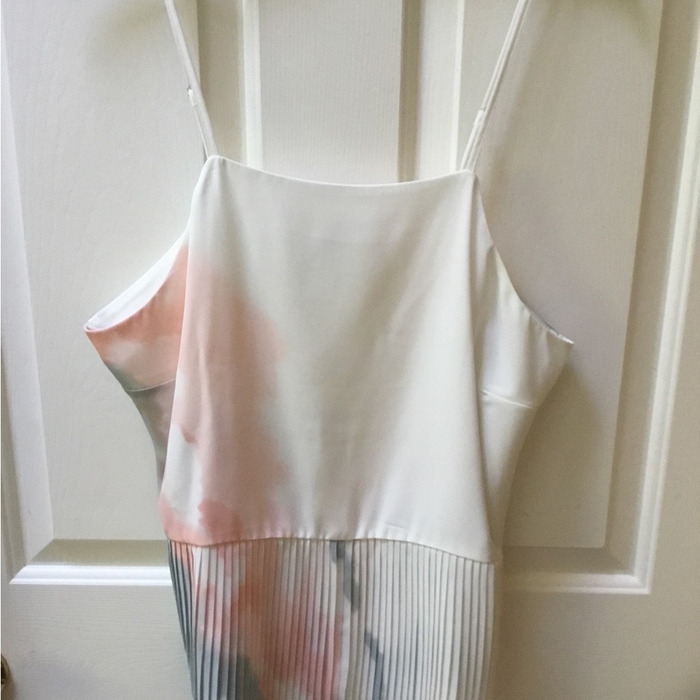 Nine West Woman’s Elegant White and Pastel Pleated Top Sz L